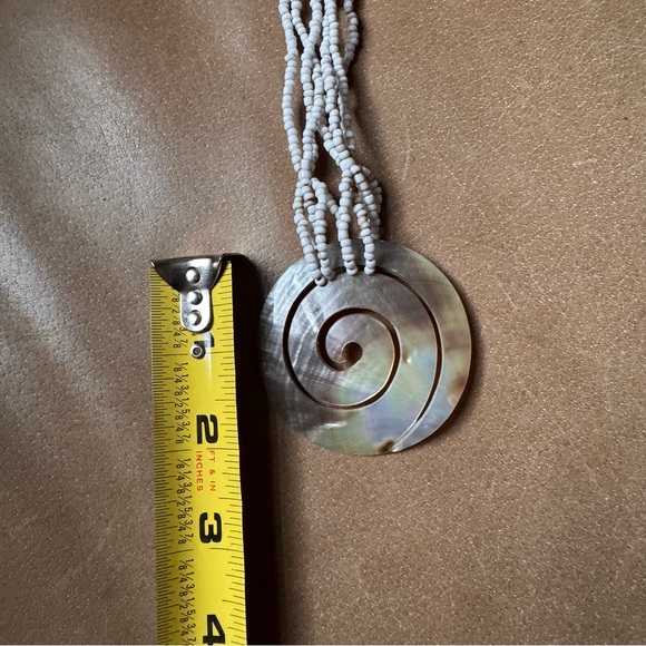Vintage Iridescent Spiral Shell Pendant Necklace mother of pearl abalone beaded - Picture 8 of 8